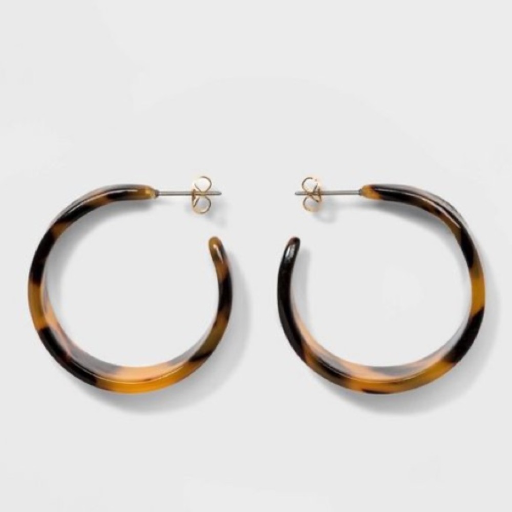 Tortoise Shell Hoop Earrings - Picture 5 of 5